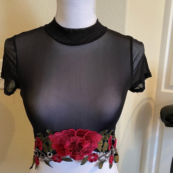 Mesh rose shirt - Picture 1 of 3